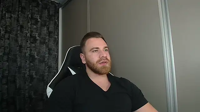 Thori92 online show from November 24, 2025, 7:03 pm