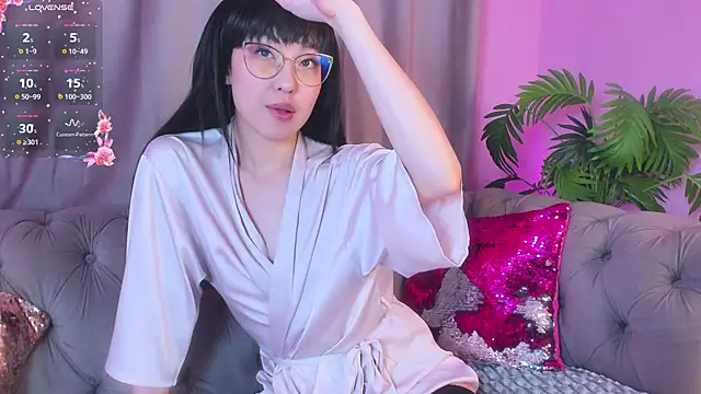 Snapshot of ValeryMur chatting on January 17, 2025, 11:27 am ValeryMur online show from January 17, 2025, 11:27 am