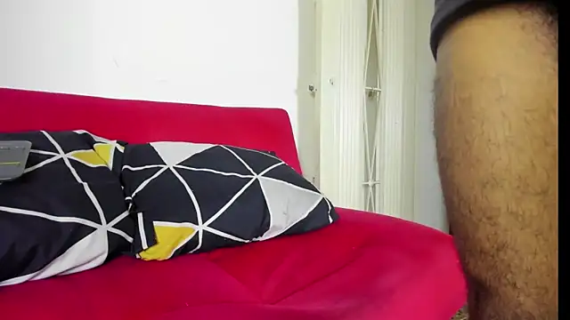 sweatyhairypig23 online show from March 11, 2026, 8:08 am