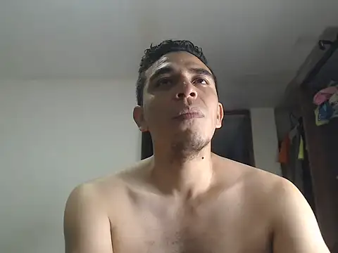 jeancarloscum12 online show from July 6, 2026, 11:40 pm