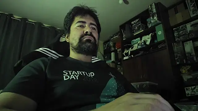 Snapshot of VonDoomdelToro chatting on June 13, 2026, 6:55 am VonDoomdelToro online show from June 13, 2026, 6:55 am