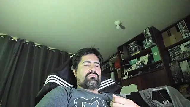 Snapshot of VonDoomdelToro chatting on June 15, 2026, 6:24 am VonDoomdelToro online show from June 15, 2026, 6:24 am
