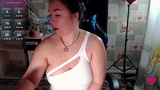 Snapshot of Korolek12 chatting on November 20, 2025, 5:52 am Korolek12 online show from November 20, 2025, 5:52 am