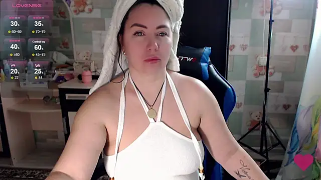 Snapshot of Korolek12 chatting on October 16, 2025, 4:54 am Korolek12 online show from October 16, 2025, 4:54 am