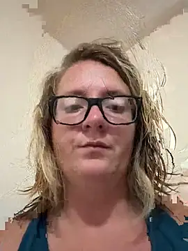 Snapshot of Lizzyloo chatting on September 17, 2025, 2:08 pm Lizzyloo online show from September 17, 2025, 2:08 pm