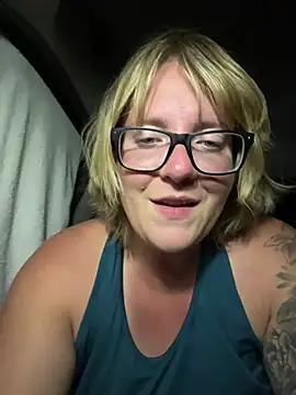 Snapshot of Lizzyloo chatting on March 3, 2025, 9:15 pm Lizzyloo online show from March 3, 2025, 9:15 pm