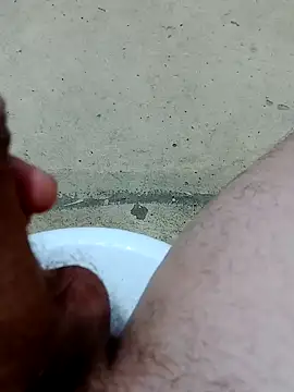 AquilesG4 online show from April 4, 2026, 1:23 am