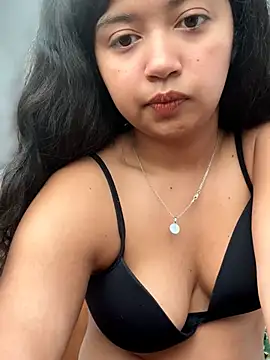 Snapshot of Peach_Girll chatting on March 3, 2026, 2:35 pm Peach Girll online show from March 3, 2026, 2:35 pm