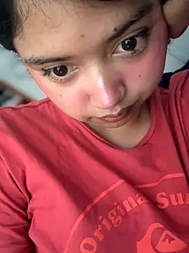 Peach Girll online show from June 10, 2026, 7:04 pm