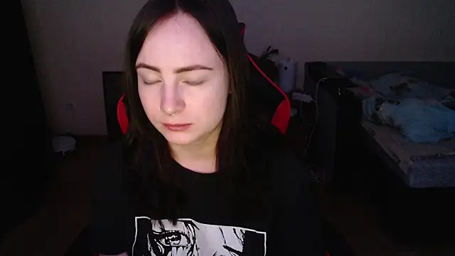 Snapshot of Laralianna chatting on December 19, 2025, 10:12 pm Laralianna online show from December 19, 2025, 10:12 pm