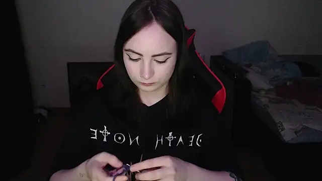 Snapshot of Laralianna chatting on December 16, 2025, 7:07 pm Laralianna online show from December 16, 2025, 7:07 pm