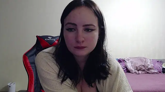 Laralianna online show from October 24, 2025, 6:40 pm