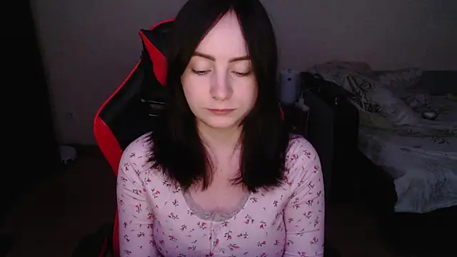 Laralianna online show from November 1, 2025, 5:51 pm