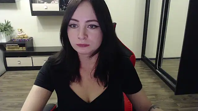 Laralianna online show from October 11, 2025, 5:03 pm