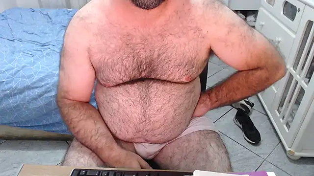 Snapshot of MysterBearMG chatting on December 14, 2025, 10:59 pm MysterBearMG online show from December 14, 2025, 10:59 pm