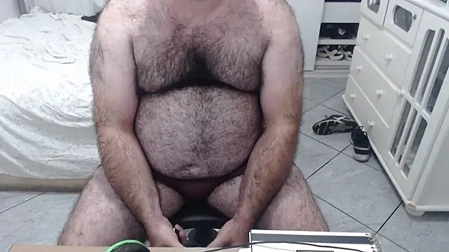 Snapshot of MysterBearMG chatting on March 4, 2025, 10:49 pm MysterBearMG online show from March 4, 2025, 10:49 pm