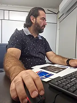 Snapshot of MysterBearMG chatting on January 6, 2026, 11:14 am MysterBearMG online show from January 6, 2026, 11:14 am