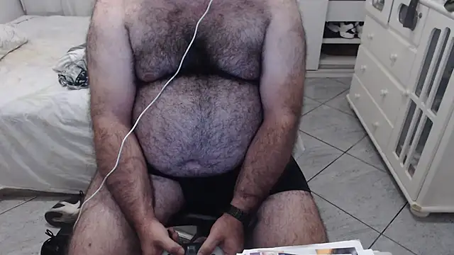 Snapshot of MysterBearMG chatting on February 26, 2025, 1:25 am MysterBearMG online show from February 26, 2025, 1:25 am