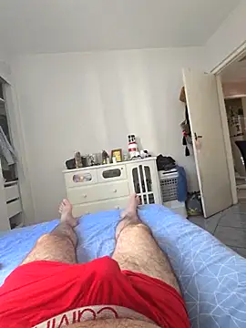 Snapshot of MysterBearMG chatting on December 22, 2025, 10:48 am MysterBearMG online show from December 22, 2025, 10:48 am