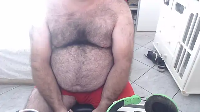 Snapshot of MysterBearMG chatting on March 3, 2025, 5:09 pm MysterBearMG online show from March 3, 2025, 5:09 pm