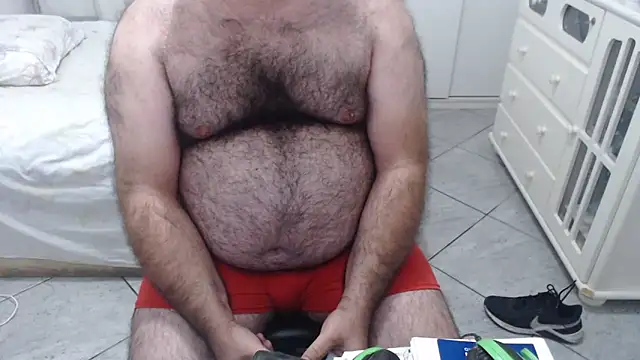 Snapshot of MysterBearMG chatting on February 20, 2025, 12:19 am MysterBearMG online show from February 20, 2025, 12:19 am