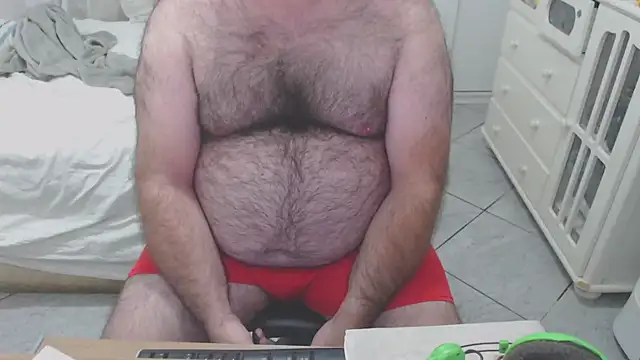 Snapshot of MysterBearMG chatting on September 11, 2025, 12:43 am MysterBearMG online show from September 11, 2025, 12:43 am