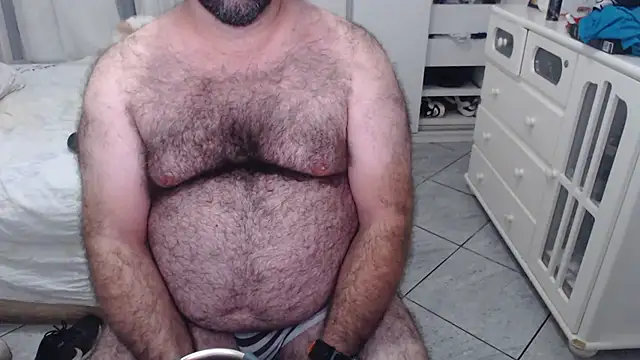 Snapshot of MysterBearMG chatting on March 14, 2025, 12:10 am MysterBearMG online show from March 14, 2025, 12:10 am