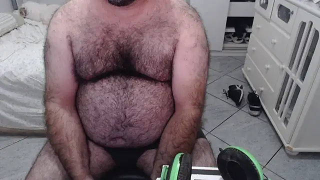 Snapshot of MysterBearMG chatting on March 5, 2025, 11:16 pm MysterBearMG online show from March 5, 2025, 11:16 pm