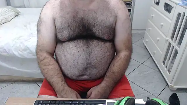 Snapshot of MysterBearMG chatting on February 13, 2025, 12:46 am MysterBearMG online show from February 13, 2025, 12:46 am