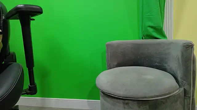 Snapshot of kuruptxxx_live chatting on February 18, 2026, 8:38 pm kuruptxxx live online show from February 18, 2026, 8:38 pm