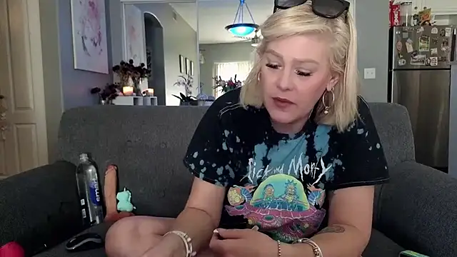 Snapshot of Lexi_Shocker chatting on January 15, 2026, 6:44 pm Lexi Shocker online show from January 15, 2026, 6:44 pm