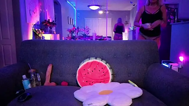 Snapshot of Lexi_Shocker chatting on April 8, 2026, 8:27 am Lexi Shocker online show from April 8, 2026, 8:27 am