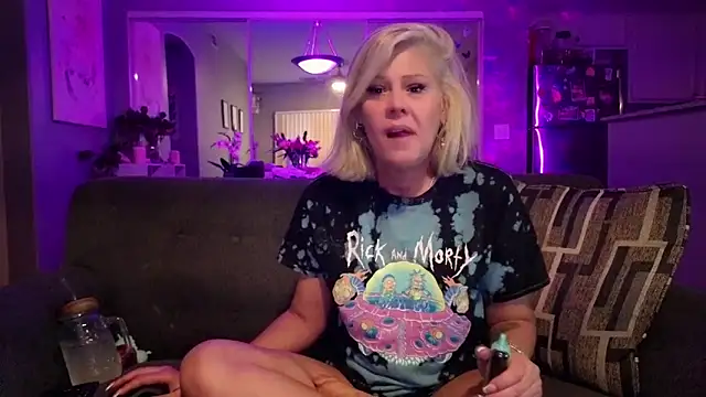 Snapshot of Lexi_Shocker chatting on February 10, 2026, 4:22 am Lexi Shocker online show from February 10, 2026, 4:22 am