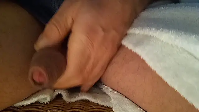 Snapshot of Remstr chatting on January 12, 2026, 9:27 am Remstr online show from January 12, 2026, 9:27 am