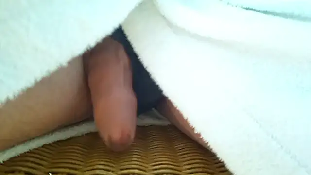 Snapshot of Remstr chatting on January 10, 2026, 12:44 pm Remstr online show from January 10, 2026, 12:44 pm