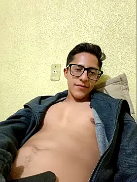 KevinCrz online show from October 18, 2025, 12:01 am