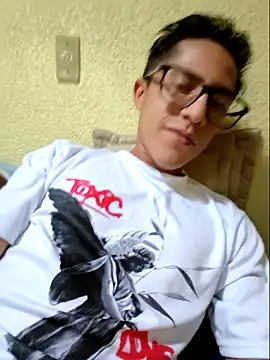 KevinCrz online show from October 18, 2025, 11:07 pm