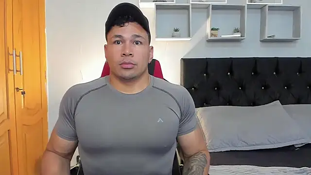 Snapshot of tyler_hank01 chatting on April 13, 2026, 12:36 am tyler hank01 online show from April 13, 2026, 12:36 am