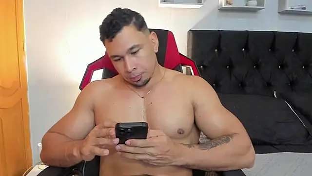 Snapshot of tyler_hank01 chatting on March 17, 2026, 3:31 am tyler hank01 online show from March 17, 2026, 3:31 am