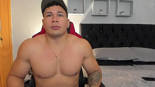 tyler hank01 online show from April 29, 2026, 8:48 pm