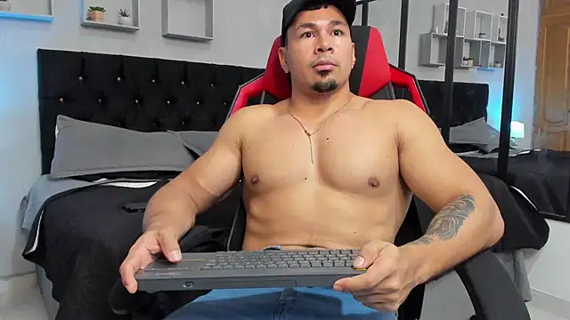 Snapshot of tyler_hank01 chatting on March 6, 2026, 12:05 am tyler hank01 online show from March 6, 2026, 12:05 am