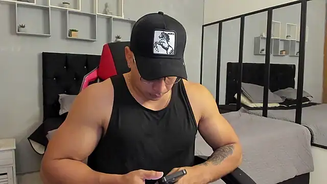 Snapshot of tyler_hank01 chatting on January 12, 2026, 10:14 pm tyler hank01 online show from January 12, 2026, 10:14 pm