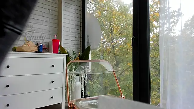 Britney Charm  online show from October 15, 2025, 6:54 am