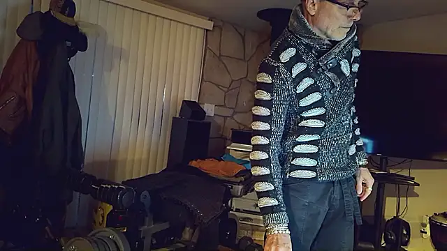 MoonDancer online show from December 2, 2025, 1:06 am