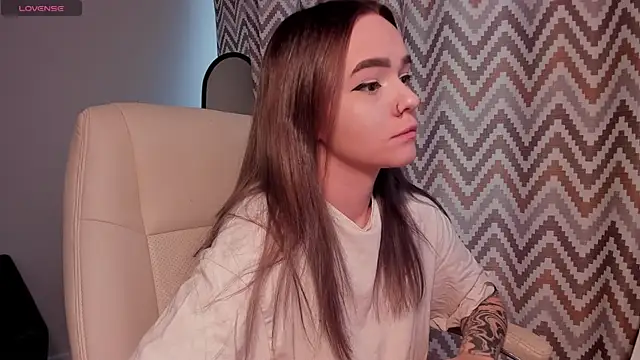 SarahRomantic online show from July 2, 2026, 3:07 pm