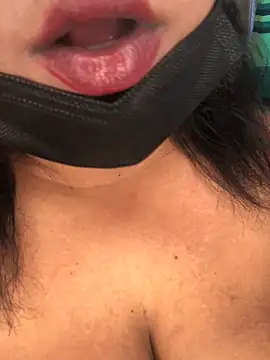  Cute ariana  online show from October 29, 2025, 5:39 am