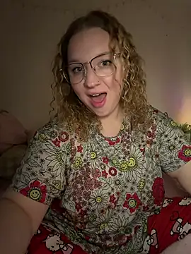 EmmieRae online show from March 1, 2026, 7:08 am