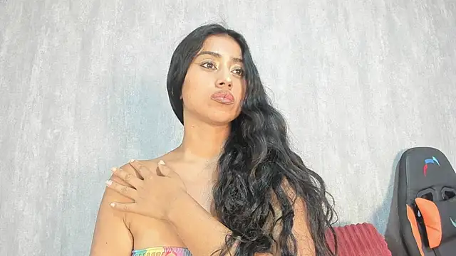 Snapshot of Valentinne_z chatting on February 26, 2025, 2:52 am Valentinne z online show from February 26, 2025, 2:52 am