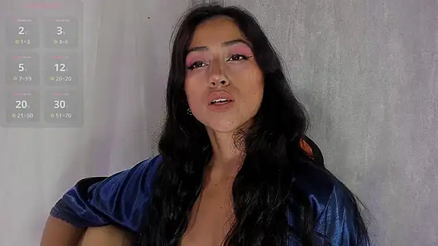 Snapshot of Valentinne_z chatting on September 24, 2025, 11:10 pm Valentinne z online show from September 24, 2025, 11:10 pm