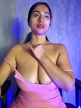 Snapshot of Valentinne_z chatting on February 14, 2025, 3:26 pm Valentinne z online show from February 14, 2025, 3:26 pm